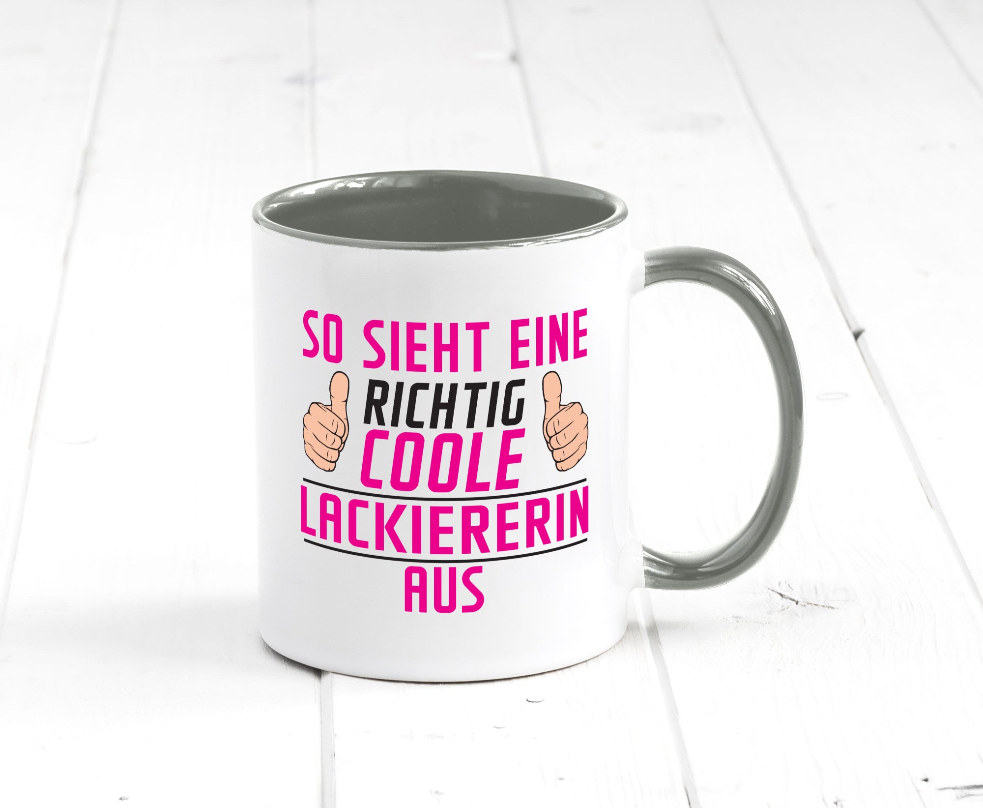 Richtig Coole Lackiererin | lackieren Geschenkidee Humor Tasse
