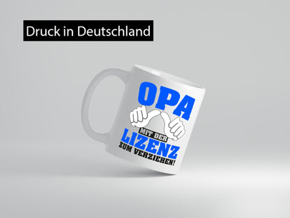 Opa mit Lizenz | Spruch Großvater Geschenk Familie Geschenkidee lustiger Tasse