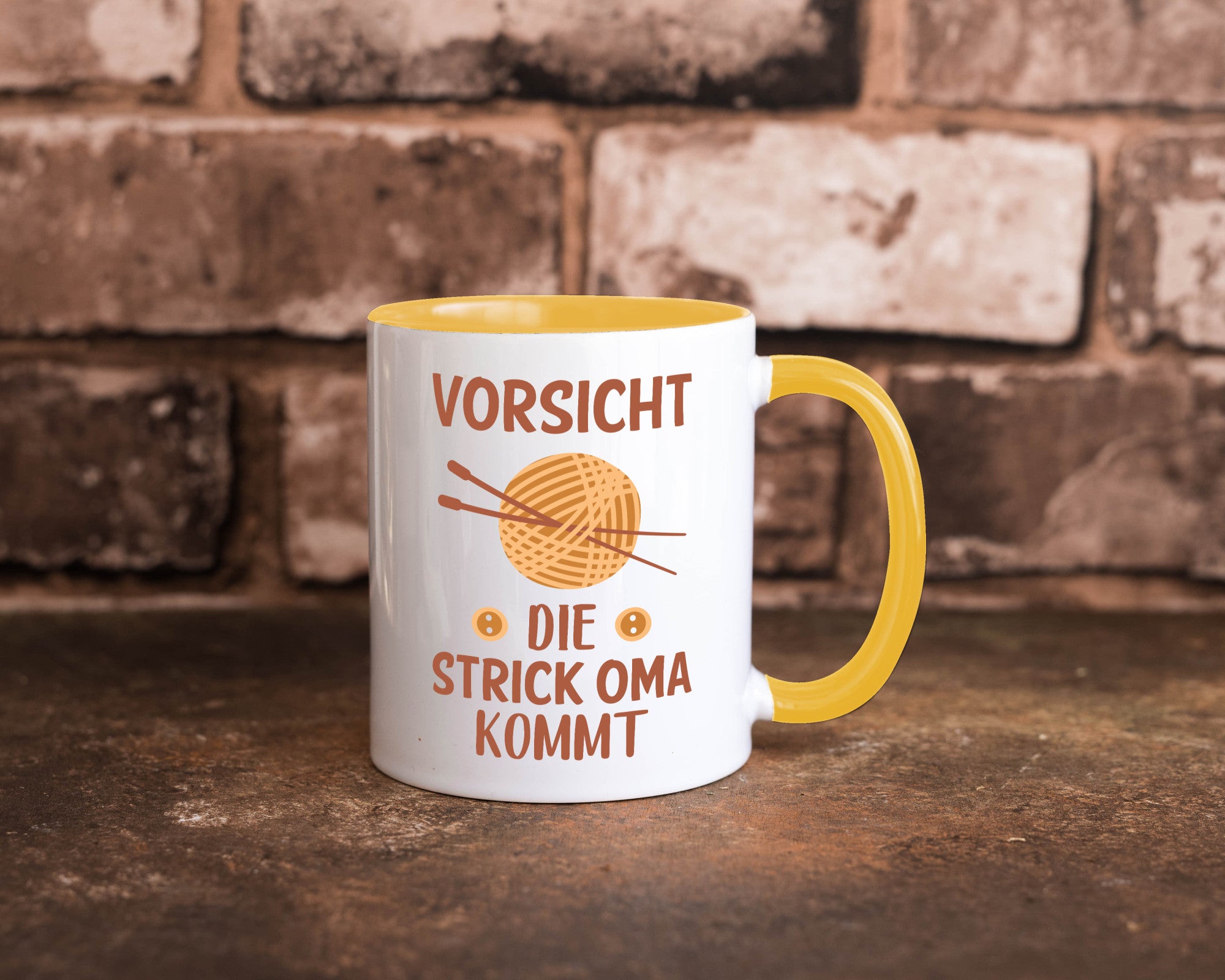 Vorsicht, Strickoma kommt | Wolle Stricknadeln Humor Familie Geschenkidee Tasse