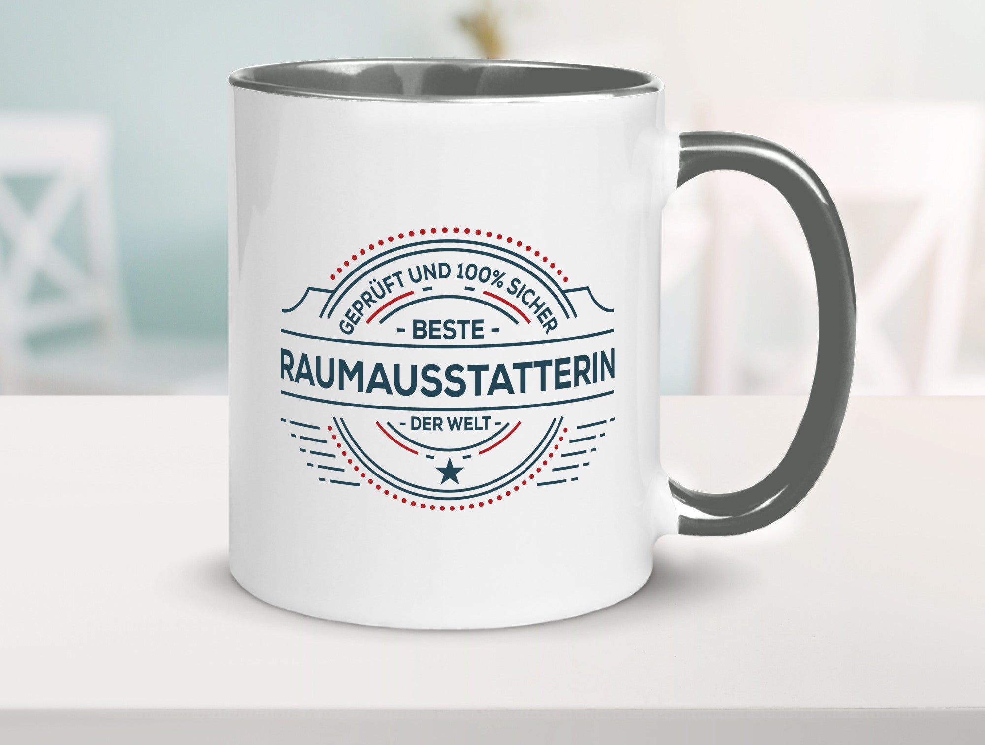 Geprüft und sicher: Raumausstatterin | Wohn Ausstatterin Humor Geschenkidee