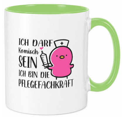Darf komisch sein, bin Pflegekraft | Küken Spritze lustiger Spruch Geschenk Tasse