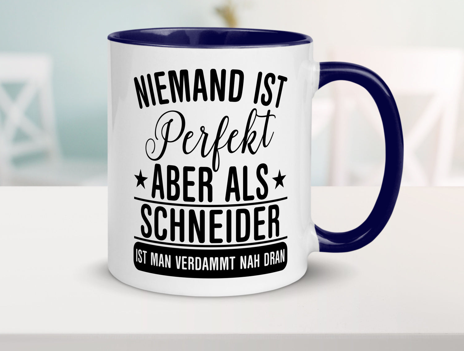 Verdammt nah dran: Schneider | Beruf Schneiderei Geschenkidee Arbeit Kollegen