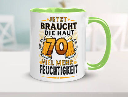70 braucht die haut mehr Feuchtigkeit | 70. Geburtstag Humor Geschenkidee Tasse