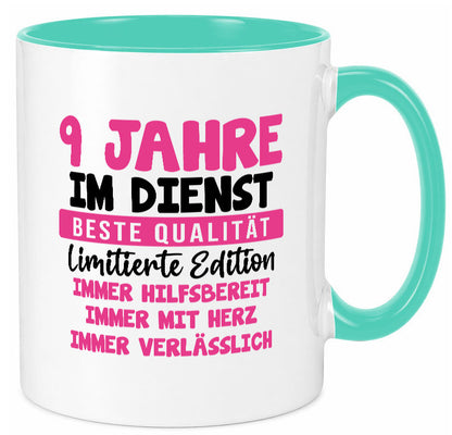 9 Jahre im Dienst | Jubiläum Arbeit v10 Geschenkidee Kollegen Büro Humor Tasse