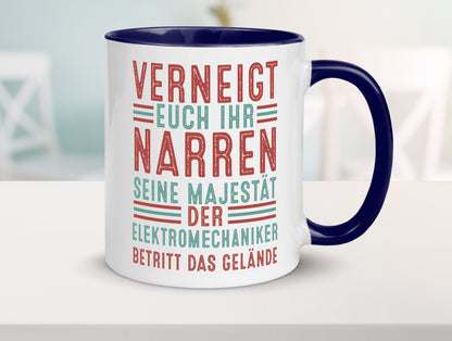 Verneigt euch: Elektromechaniker | Mechaniker v2 Geschenkidee Humor Tasse