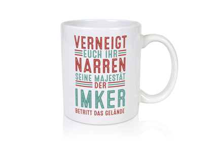 Verneigt euch: Imker | Imkerei Geschenk Humor Geschenkidee lustiger Spruch Tasse
