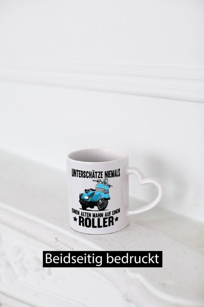 Unterschätze niemals einen alten mann auf einem Roller Humor Geschenkidee Tasse