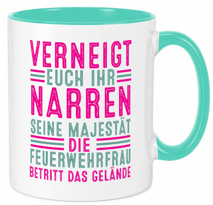 Verneigt euch: Feuerwehrfrau | Feuerwehr v2 Geschenkidee Humor Tasse