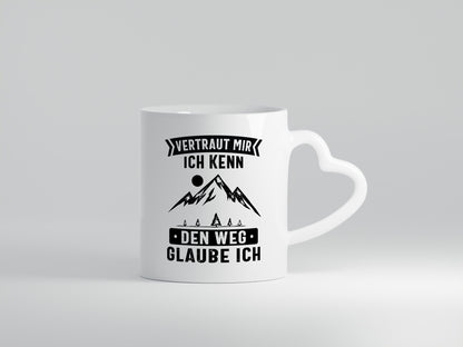 Vertraut mir, kenn den Weg | Berge Mond Bäume Humor Geschenkidee Tasse