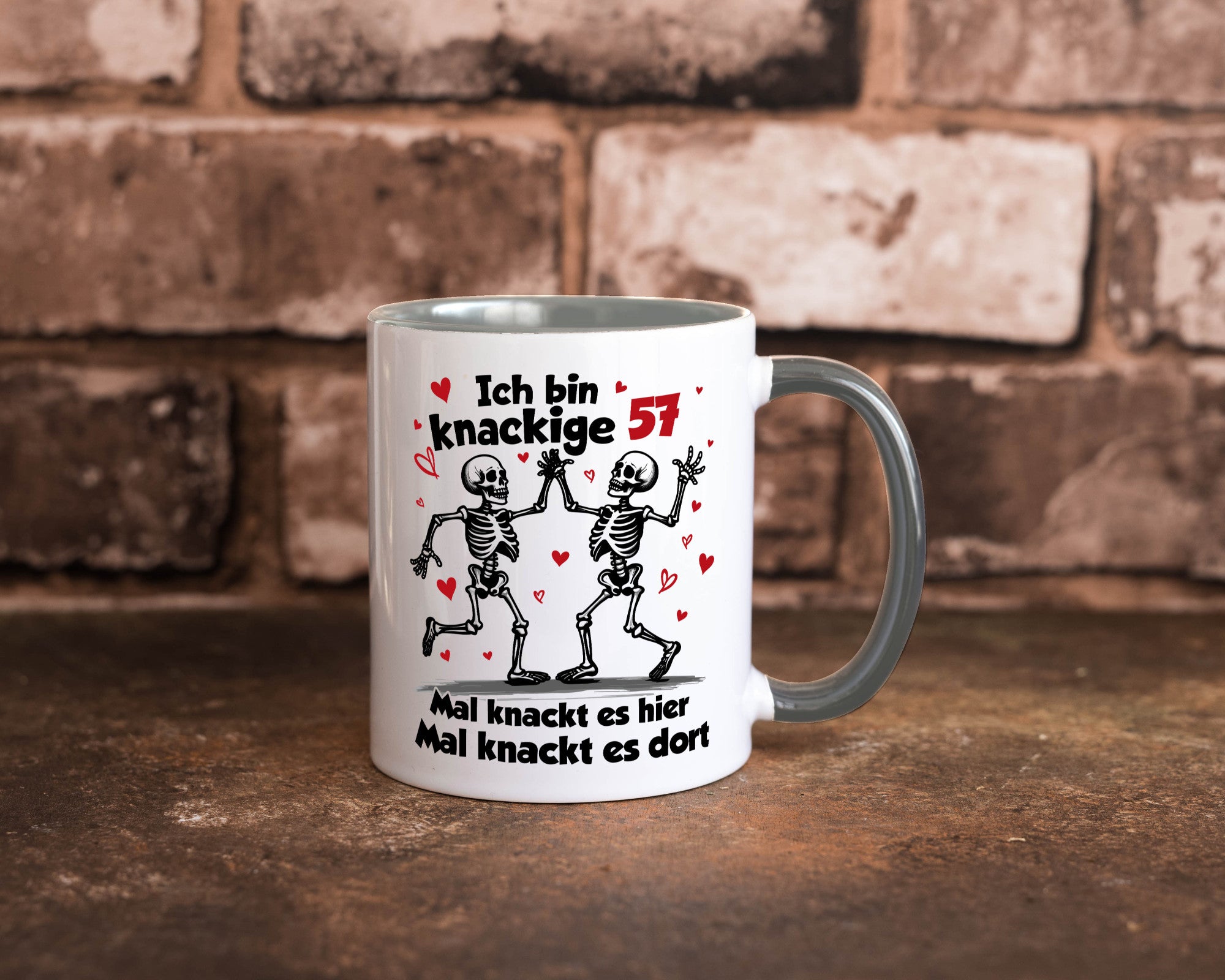 57. Geburtstag | Knackige 57 Ich bin alt lustig Geschenkidee Geschenk Tasse