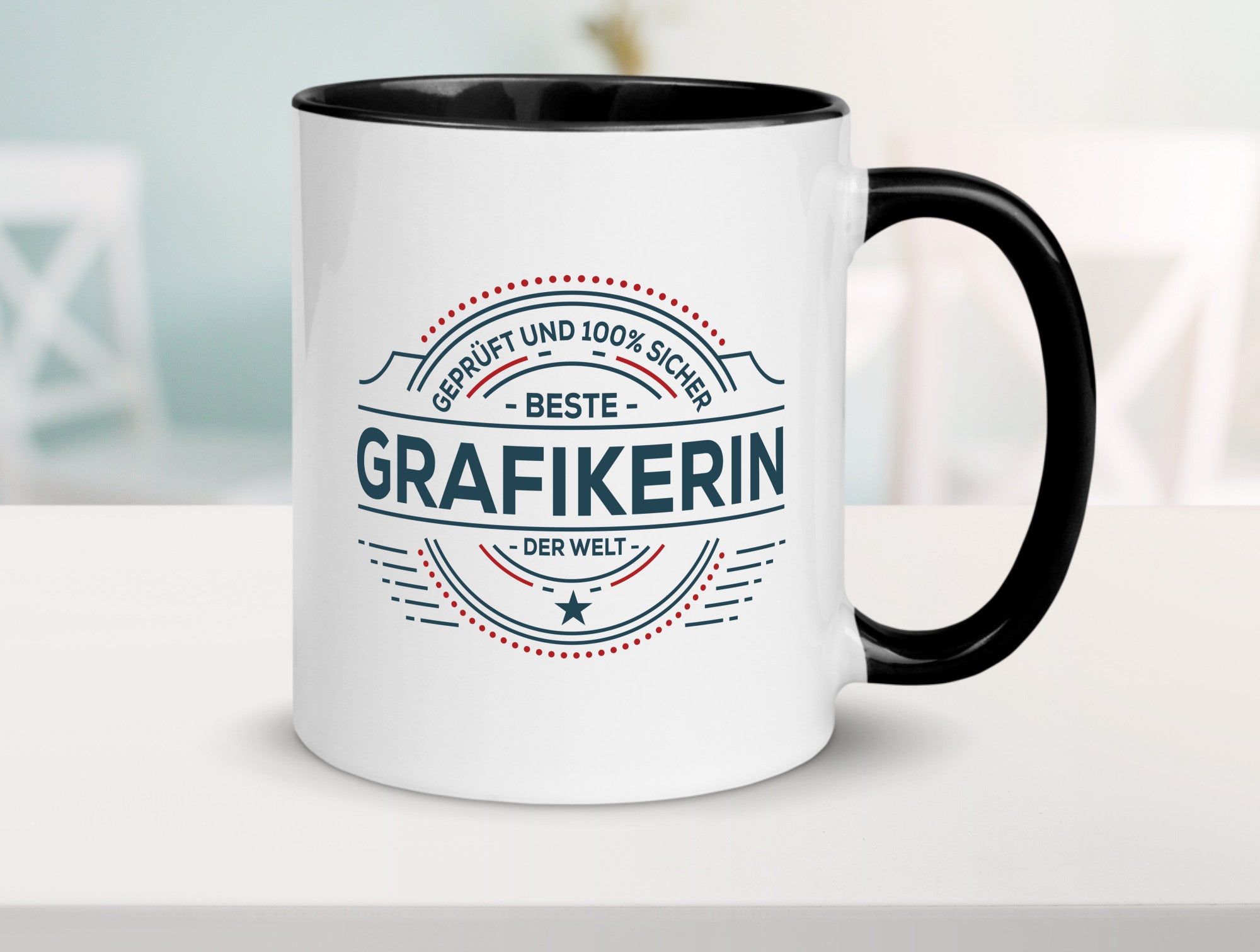 Geprüft und sicher: Grafikerin | Grafik Design Humor Geschenkidee Tasse
