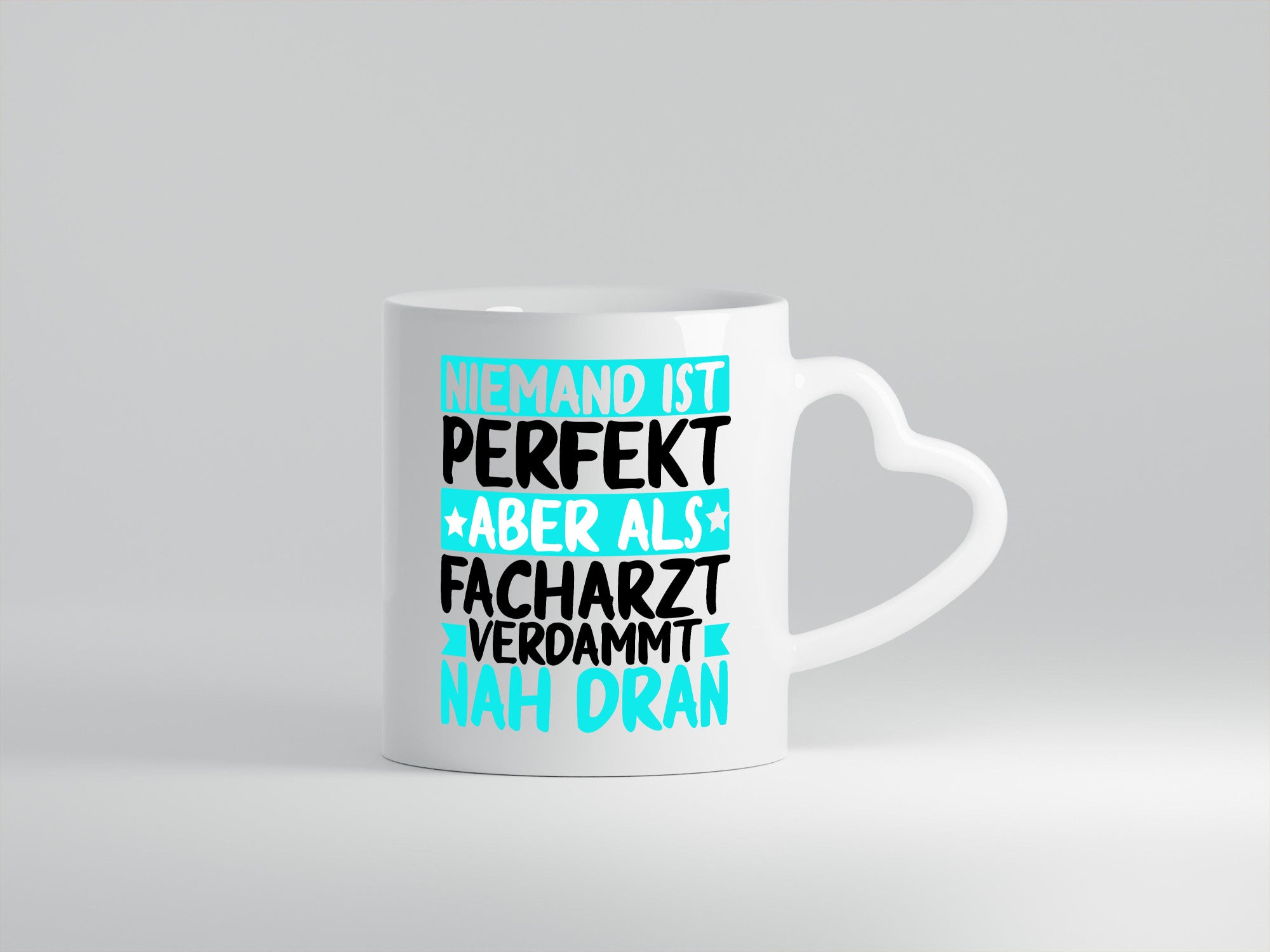 Niemand ist perfekt | Facharzt Ärzte Selbstbewusst Humor Geschenkidee Tasse