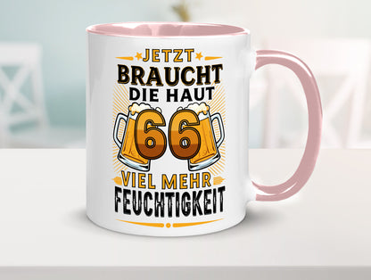 66 braucht die haut mehr Feuchtigkeit | 66. Geburtstag Humor Geschenkidee Tasse