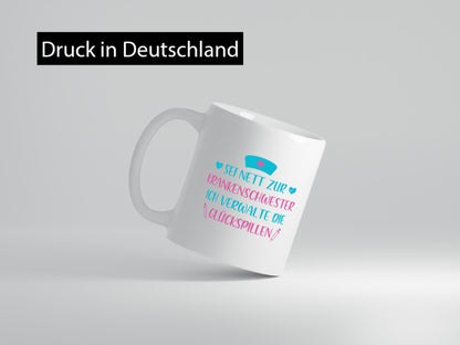Krankenschwester verwaltet Glückspille | Herzschlag |Spritze lustig Humor