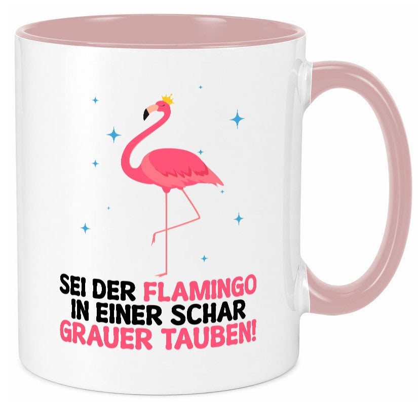 Flamingo in einer Schar Grauer Tauben | lustig Humor Geschenkidee Geschenk Tasse