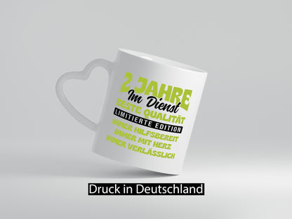 2 Jahre im Dienst | Jubiläum Arbeit v4 Geschenkidee Kollegen Büro Humor Tasse