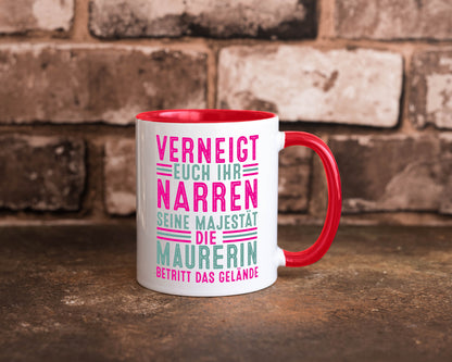 Verneigt euch: Maurerin Humor Geschenkidee Tasse