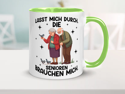 Senioren brauchen mich | Altenpflege Pflegekraft lustiger Spruch Geschenk Humor