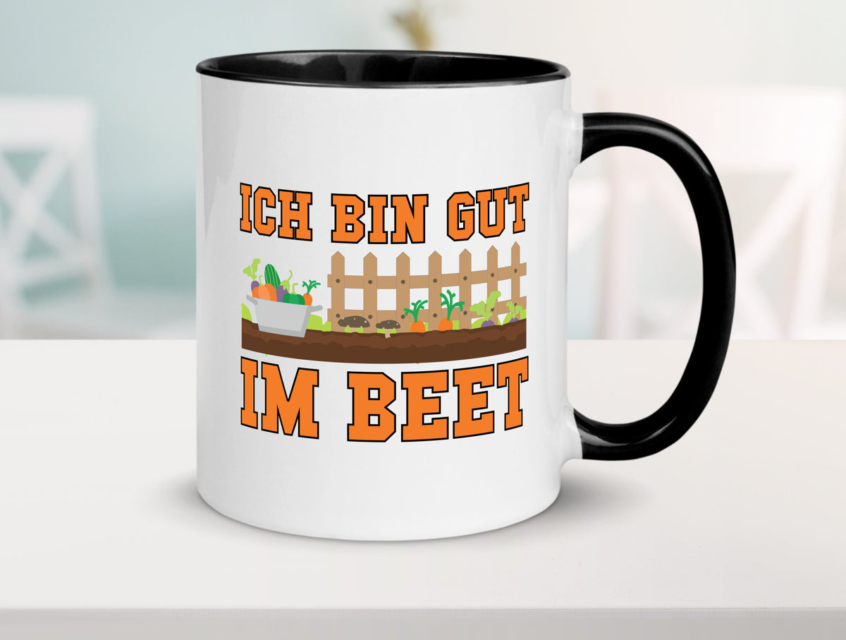 Gut im Beet | Gärtnern Pflanzen Zaun Gemüse Geschenk Humor Geschenkidee Tasse
