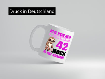 42. Geburtstag | Bitte kein neid Faultier 42 Jahre Geschenkidee Humor Tasse