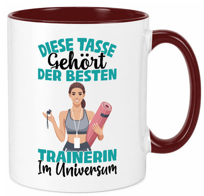 Im Universum: Trainerin | Sportverein Humor lustig Geschenkidee Geschenk Tasse