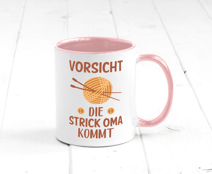 Vorsicht, Strickoma kommt | Wolle Stricknadeln Humor Familie Geschenkidee Tasse