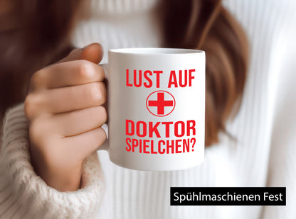 Doktorspielchen | Kreis Kreuz Humor Geschenkidee Tasse
