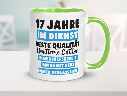 17 Jahre im Dienst | Jubiläum Arbeit v6 Humor Kollegen Büro Geschenkidee Tasse