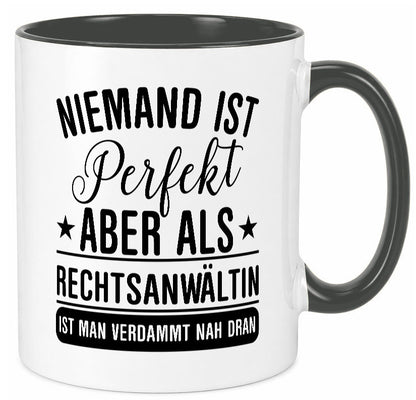 Verdammt nah dran: Rechtsanwältin | Jurstin Anwältin lustiger Spruch Geschenk