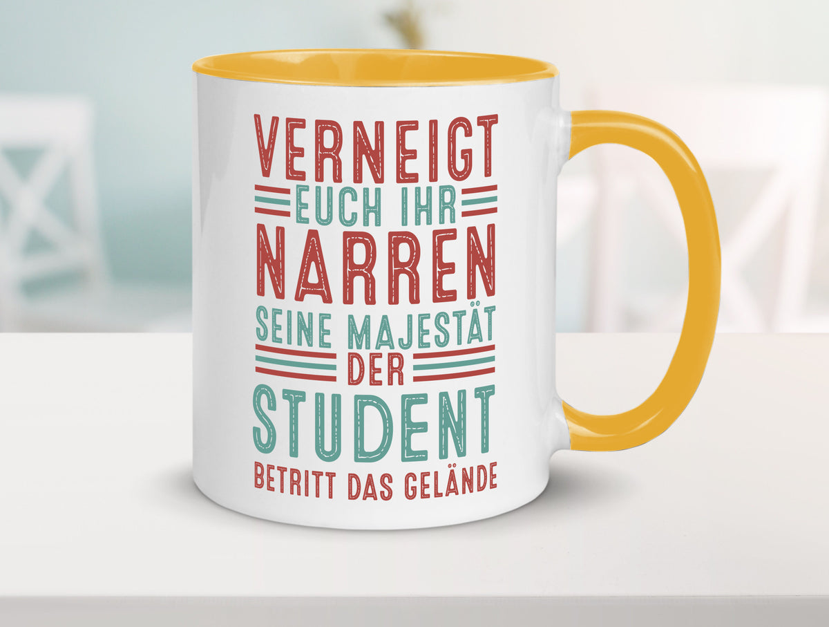 Verneigt euch: Student | Universität Uni Studium Geschenkidee Humor Tasse