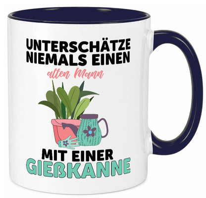 Niemals Mann mit Gießkanne unterschätzen | Blumen lustiger Spruch Geschenk Tasse