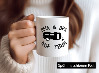 Oma &amp; Opa auf Tour | Großeltern| Reisen lustiger Spruch Geschenk Familie