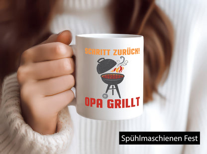 Schritt zurück, Opa grillt | Grill Flamme Geschenk Familie Geschenkidee