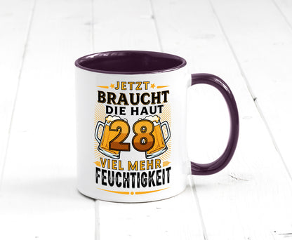 28 braucht die haut mehr Feuchtigkeit | 28. Geburtstag Humor Geschenkidee Tasse