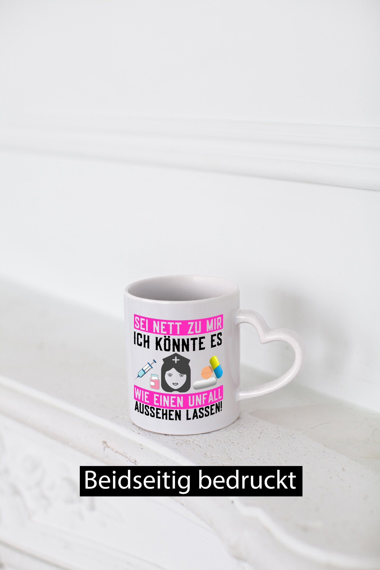 Sei nett zu mir | Ärztin Krankenschwester Spritze Geschenk Humor Geschenkidee