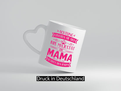 Majestät Mama betritt Raum | Auszeichnung Geschenkidee Familie Humor Tasse