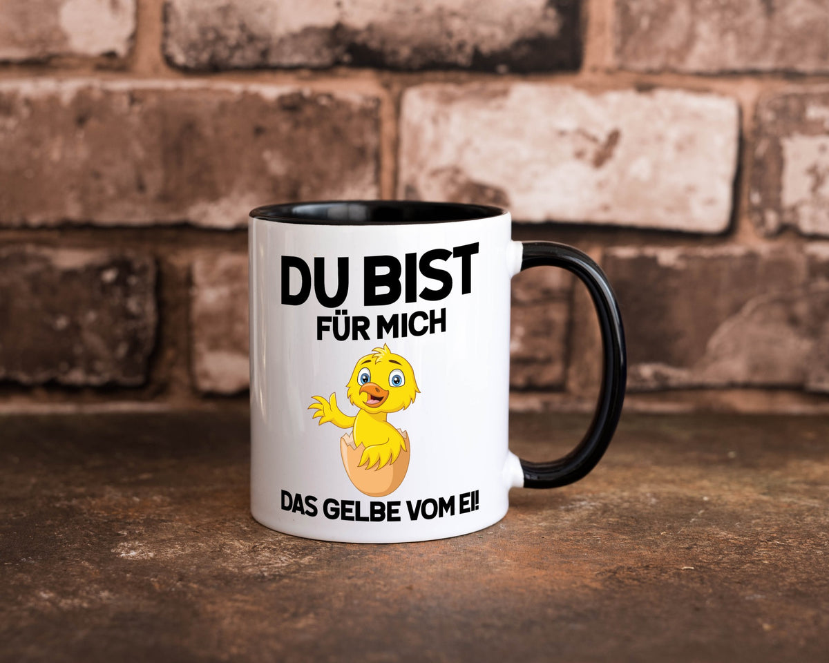 Das Gelbe vom Ei | süßes Küken Eierschale am Kopf Comic v2 lustiger Spruch Tasse