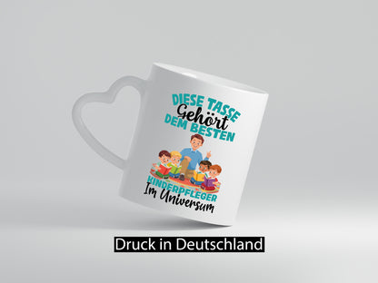 Im Universum: Kinderpfleger | Pfleger Kinder lustig Humor Geschenkidee Geschenk