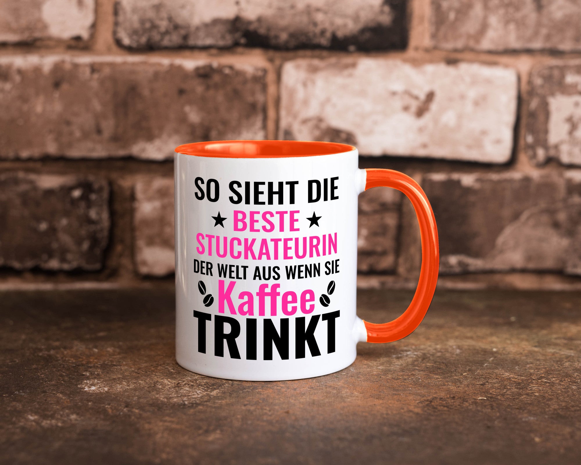 Kaffee trinkt: Stuckateurin | Innenausbau Geschenk Humor Geschenkidee lustiger