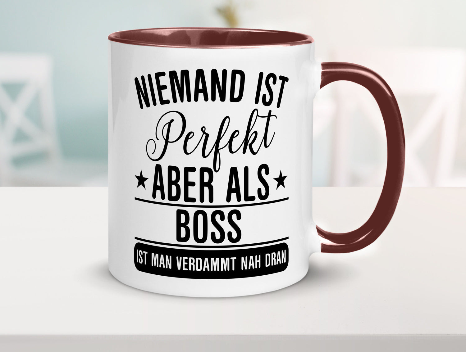 Verdammt nah dran: Boss | Führungskraft Vorgesetzter Humor Geschenkidee Tasse
