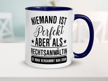 Verdammt nah dran: Rechtsanwältin | Jurstin Anwältin lustiger Spruch Geschenk