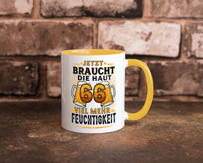 66 braucht die haut mehr Feuchtigkeit | 66. Geburtstag Humor Geschenkidee Tasse